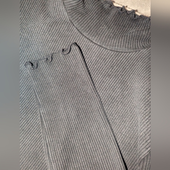 Black/Grey Sunday Best Turtleneck - Picture 3 of 4